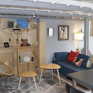  Appartement Air-conditioned Duplex With Furnished Terrace In The City Center France